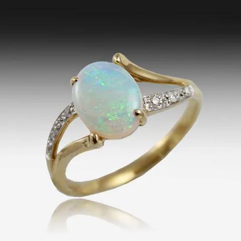 14KT YELLOW GOLD OPAL RING
