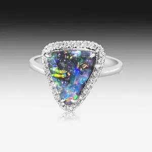 18kt White Gold Boulder Opal Diamond ring
