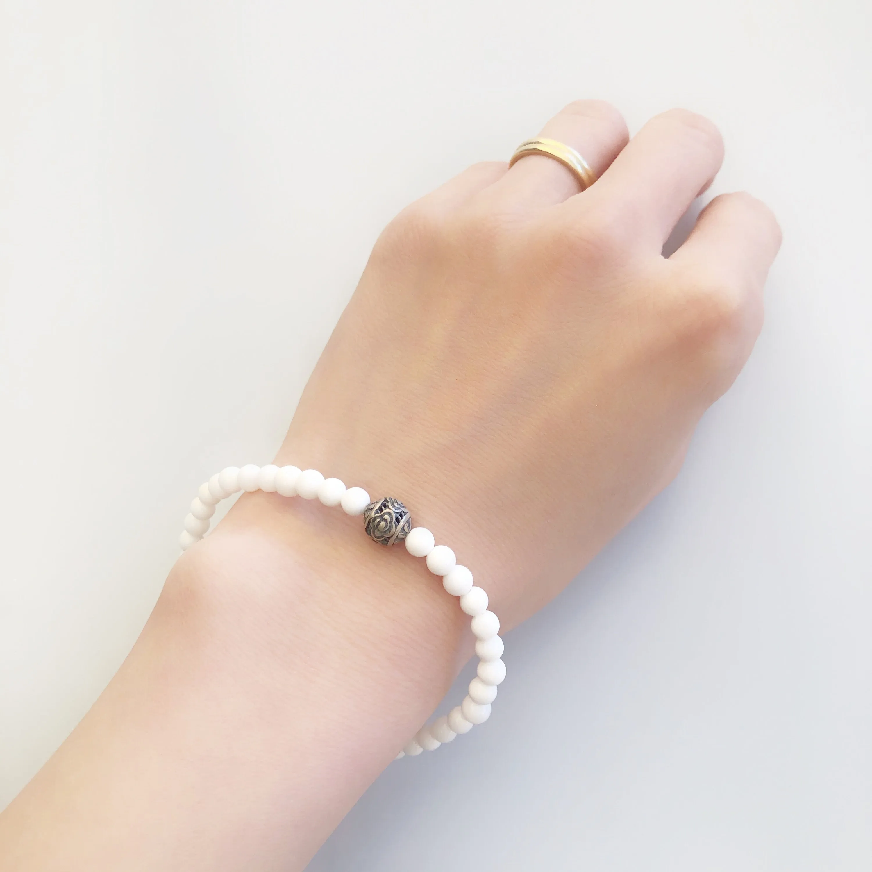 Auspicious Beaded Tridacna Bracelet 4mm