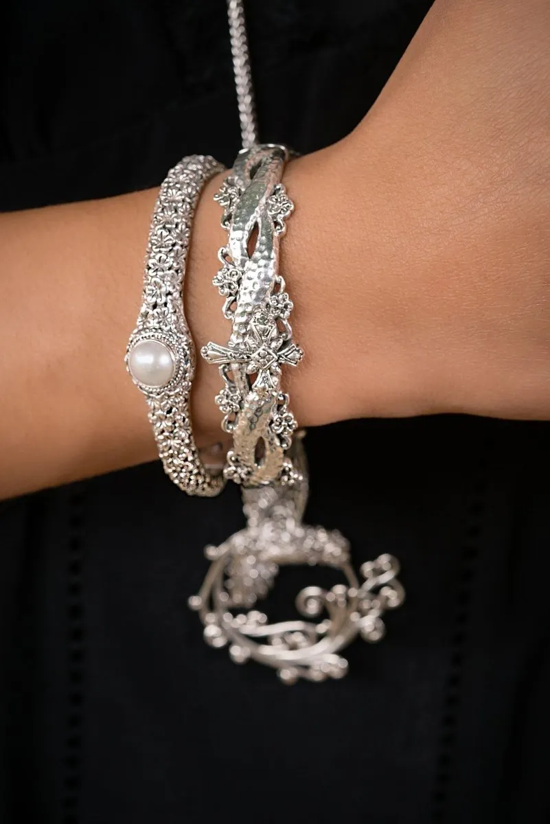Flowerette Bangle™ in Frangipani