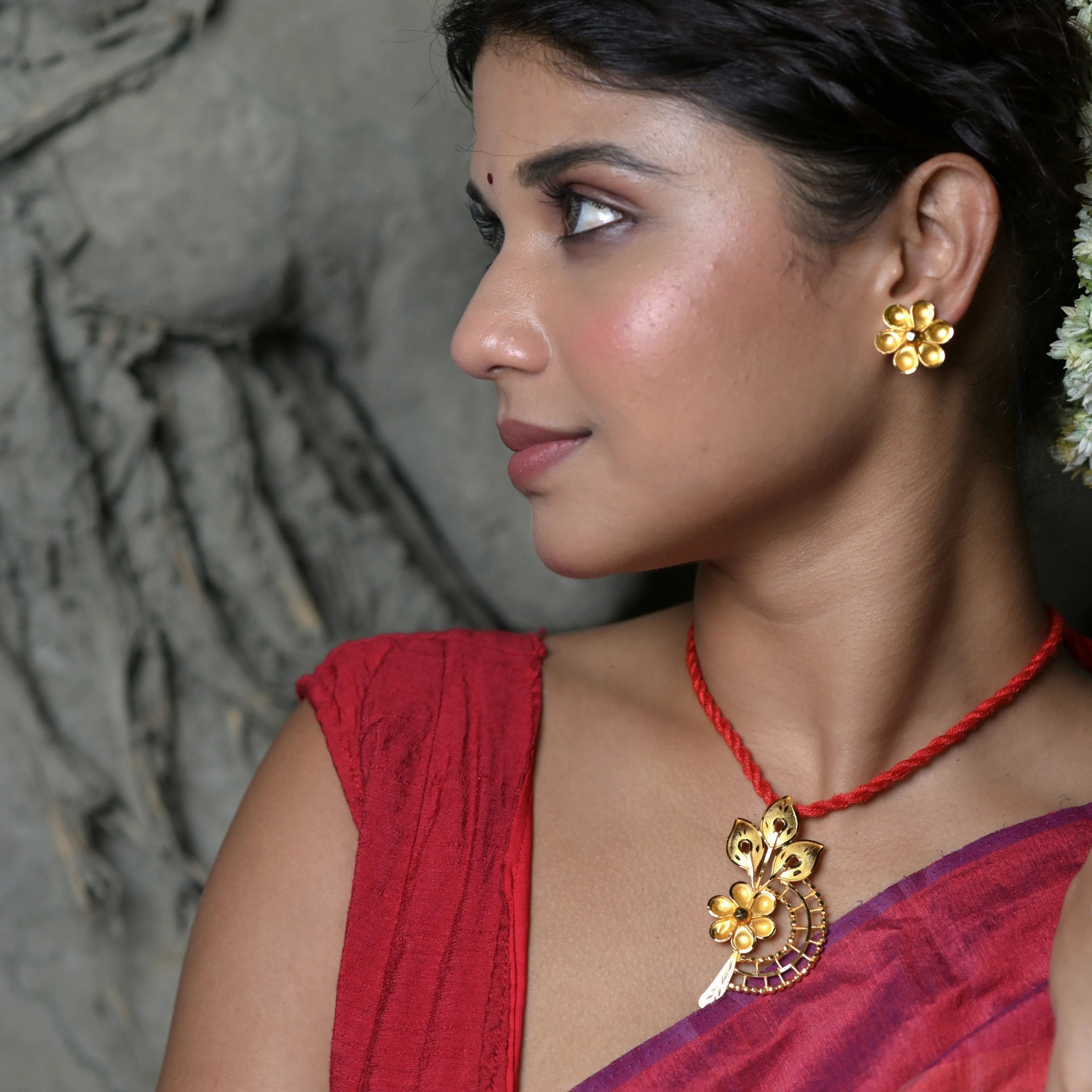 Fusion Floral Locket With Matching Earrings