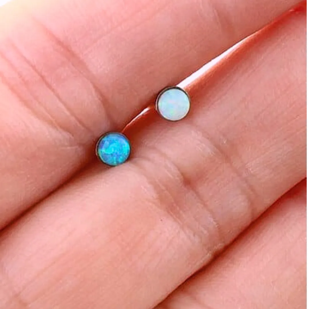 G23 Titanium Internally Threaded Flat Opal Labret