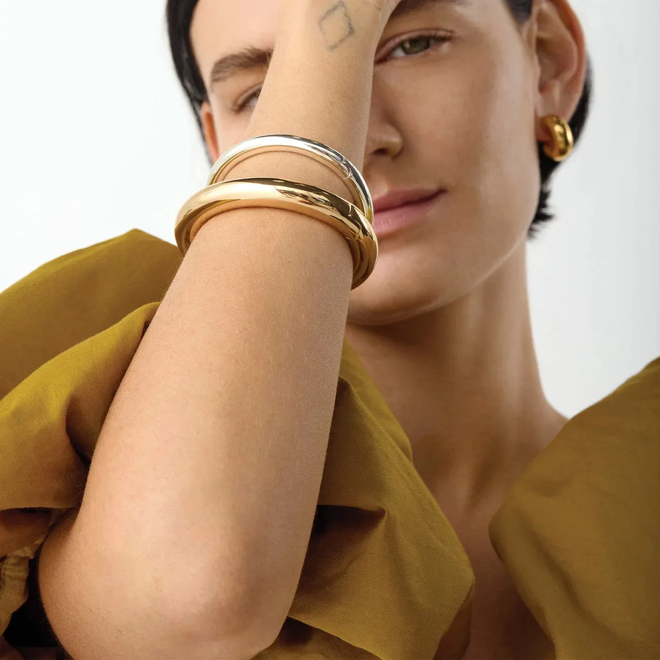 Gia Mega Bangle (Gold)
