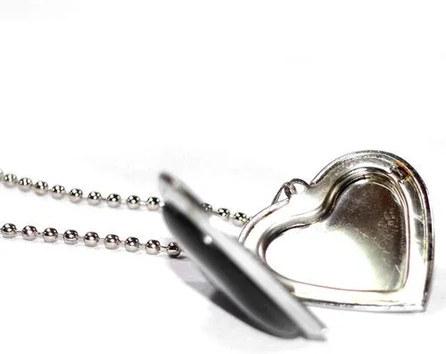 Heart Shaped Openable Photo locket Pendant Jewellery for Women & Men