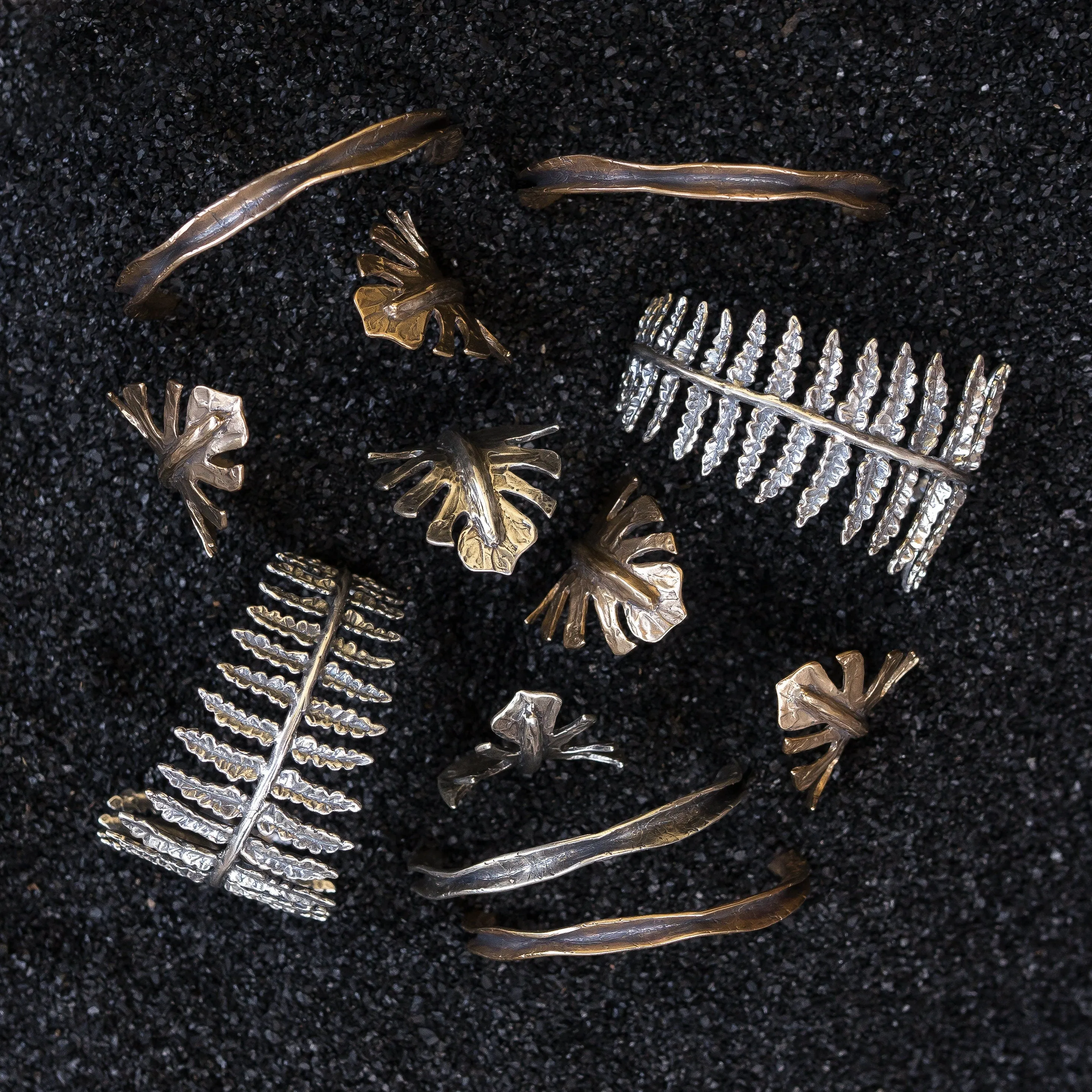 INGRID / Wave Cuff Bracelet