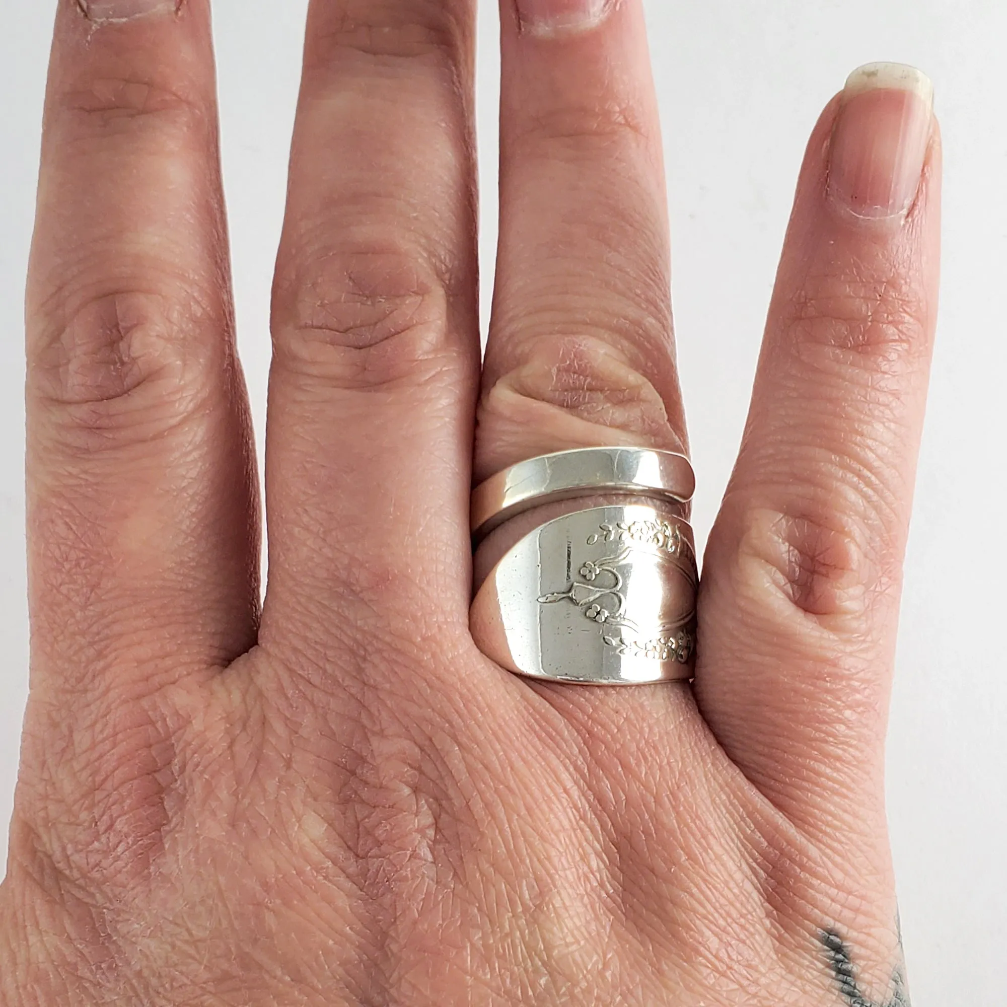 Lunt Mount Vernon Sterling Silver Wrap Around Spoon Ring