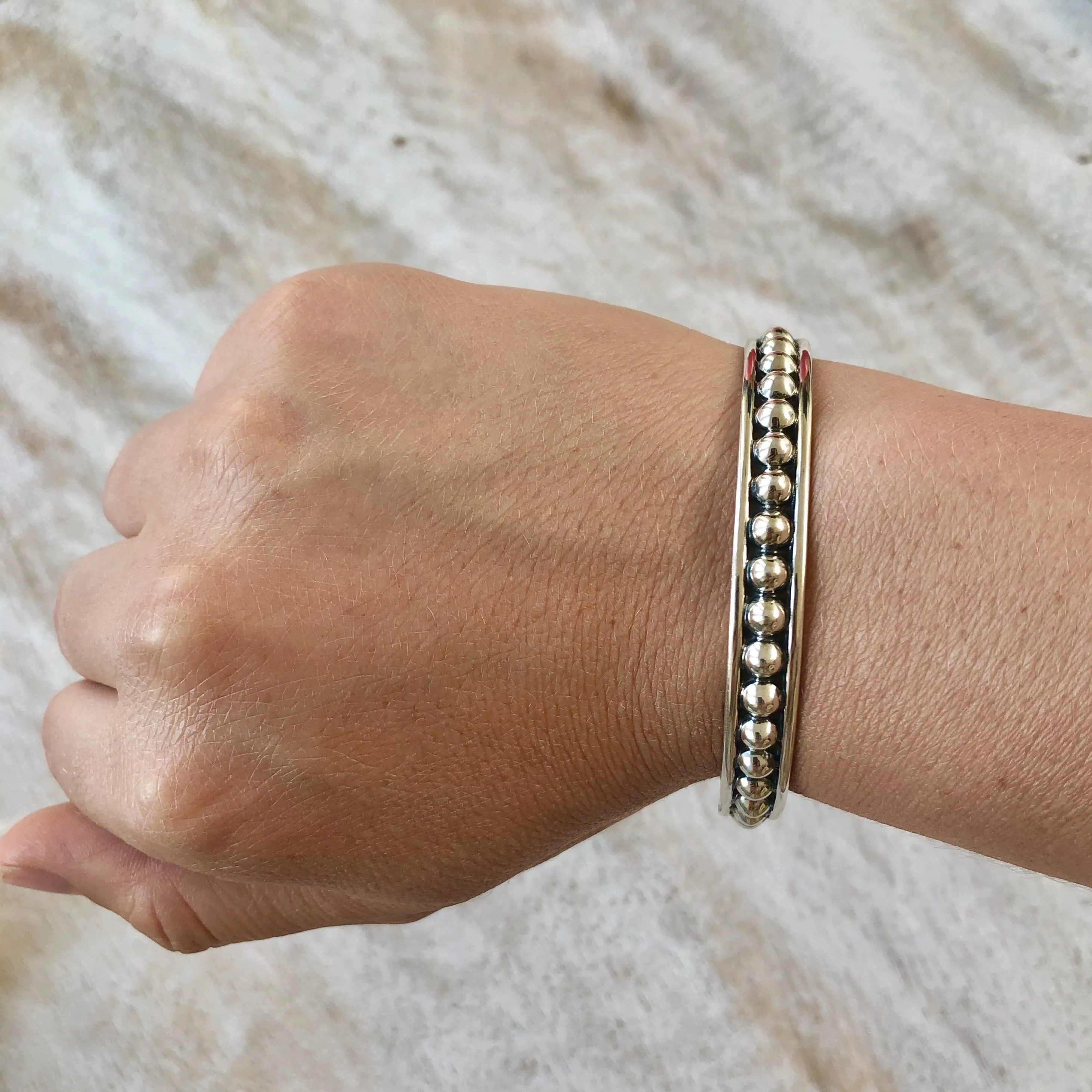 MM M5-162 OXIDIZED BEADED BANGLE BRACELET