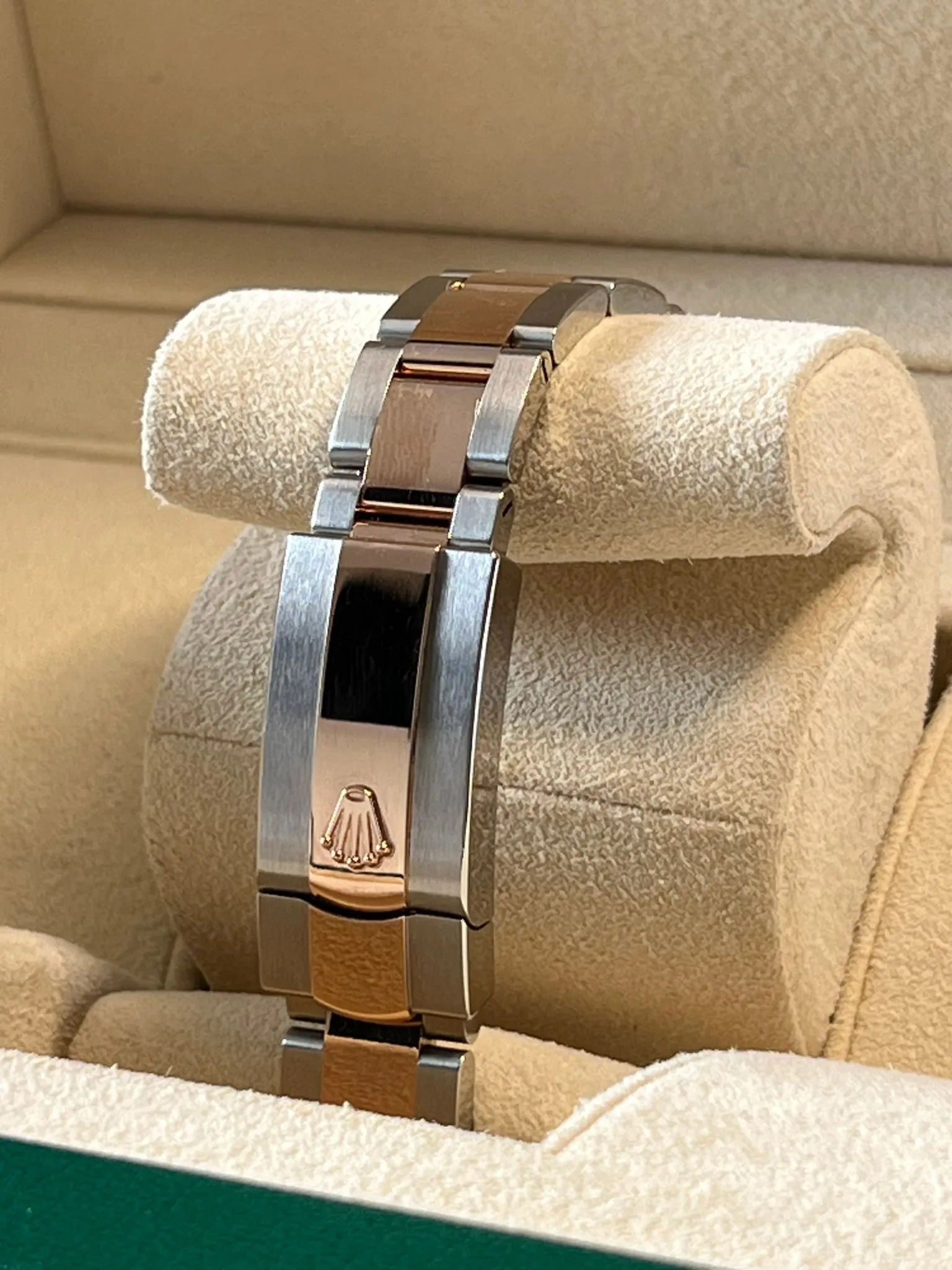 Rolex - Pre-owned Two Tone Rose Gold Datejust 31mm Mother of Pearl (MOP) Diamond Dial Oyster Bracelet 278241