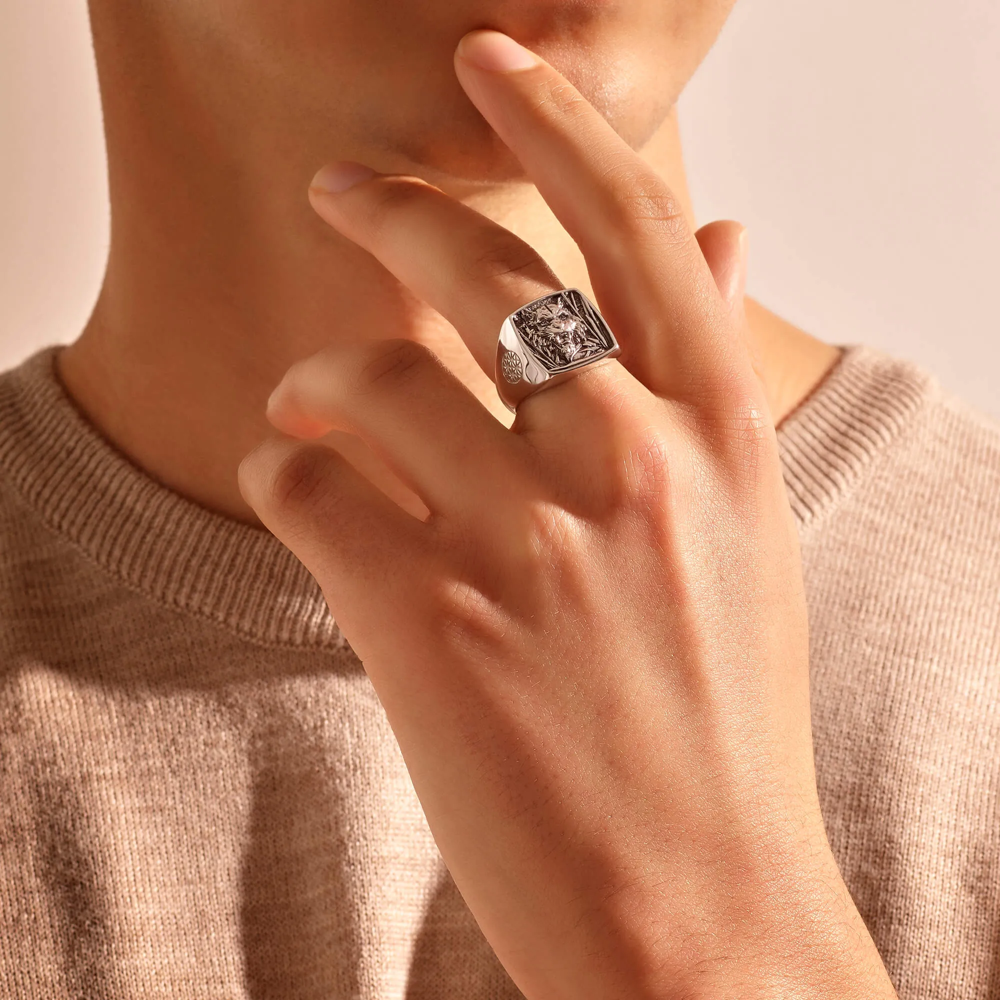 Tiger Cushion Ring in Silver