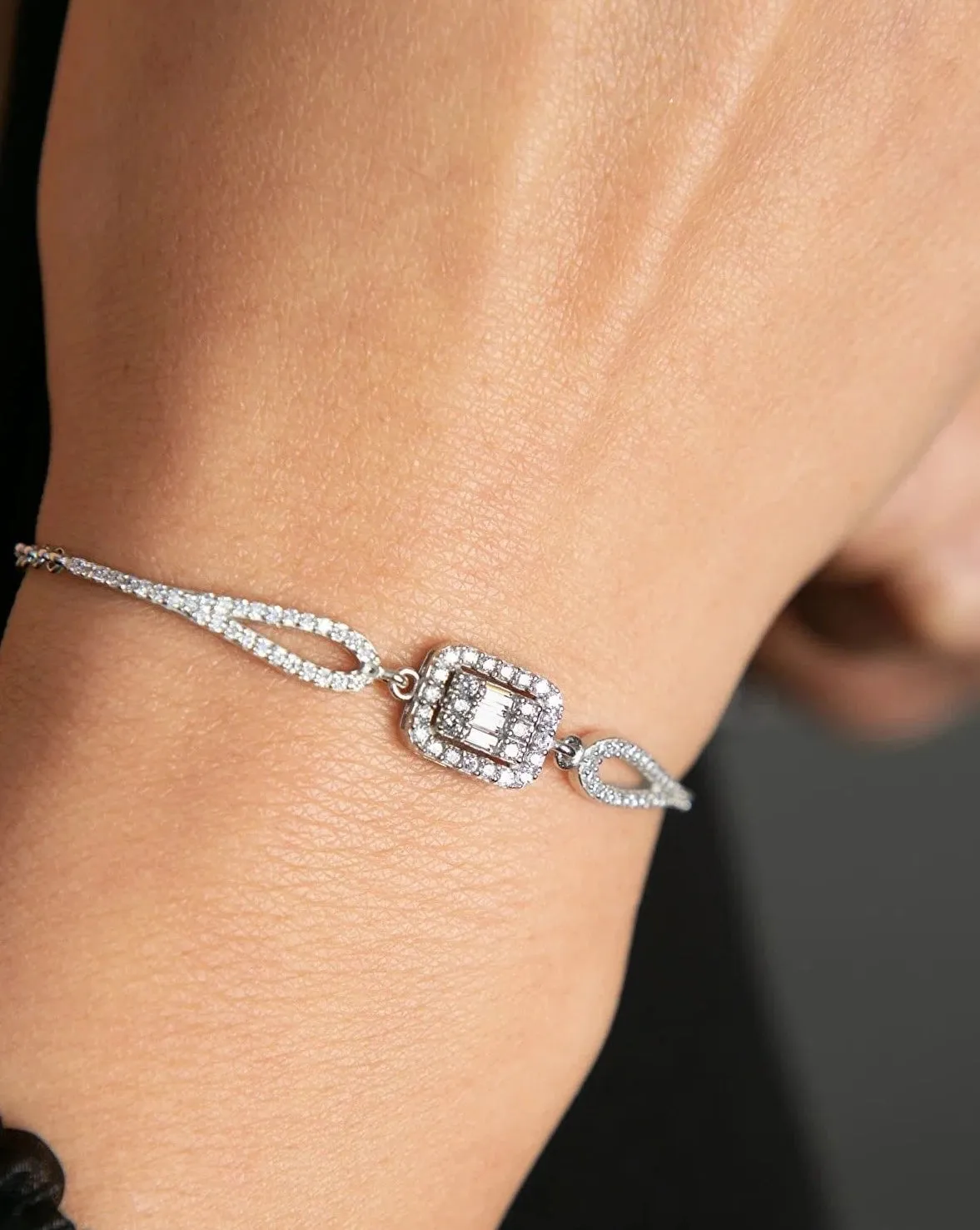 Timeless Solitaire Silver Bracelet