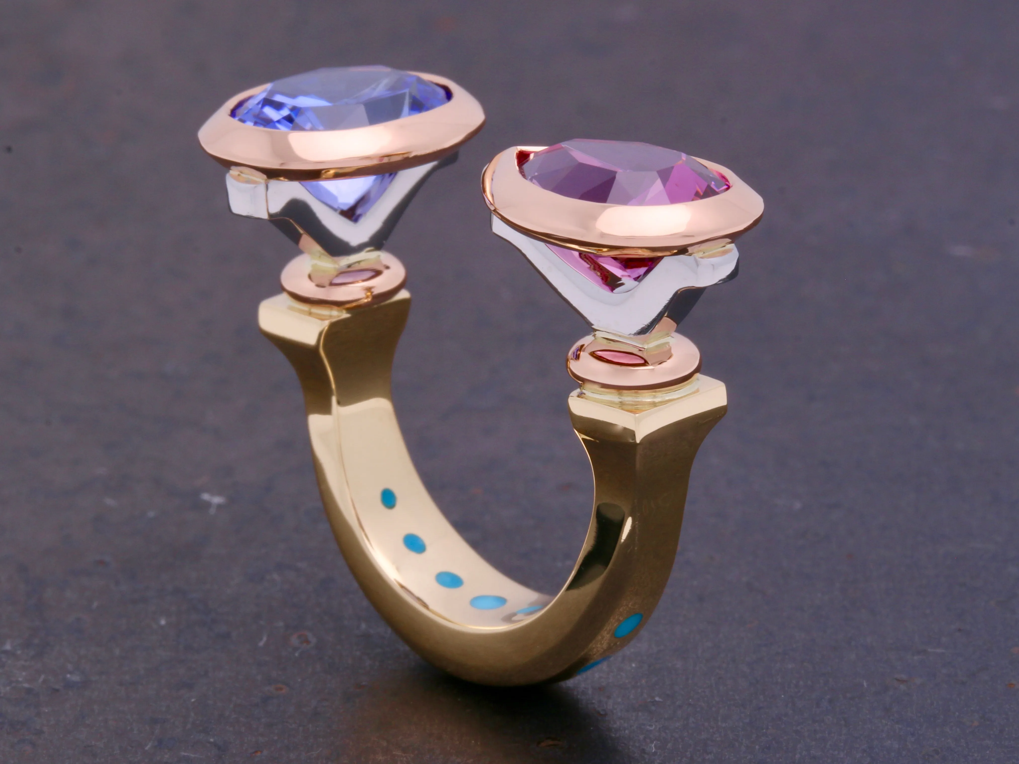 Viatheia Ring