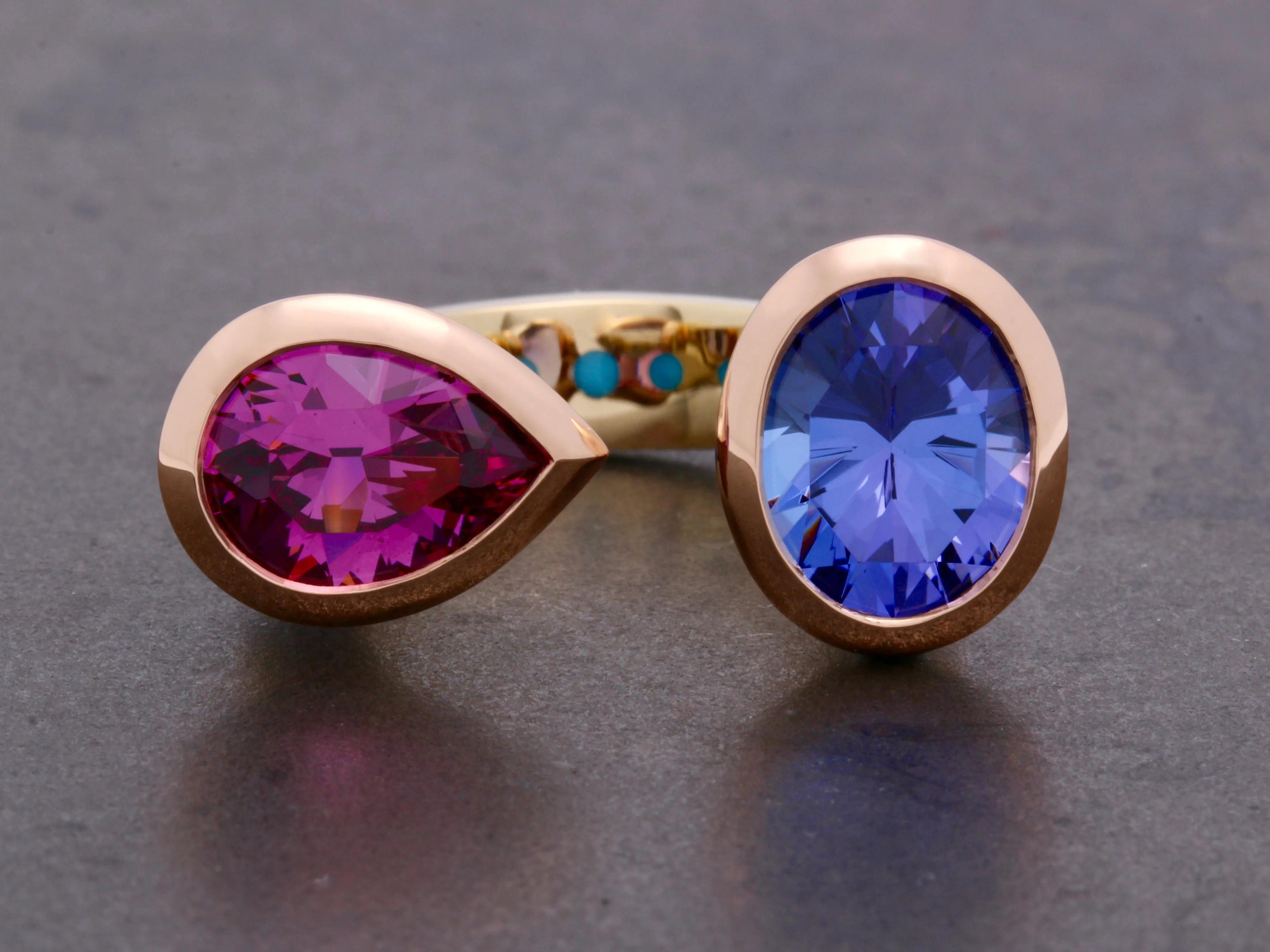 Viatheia Ring