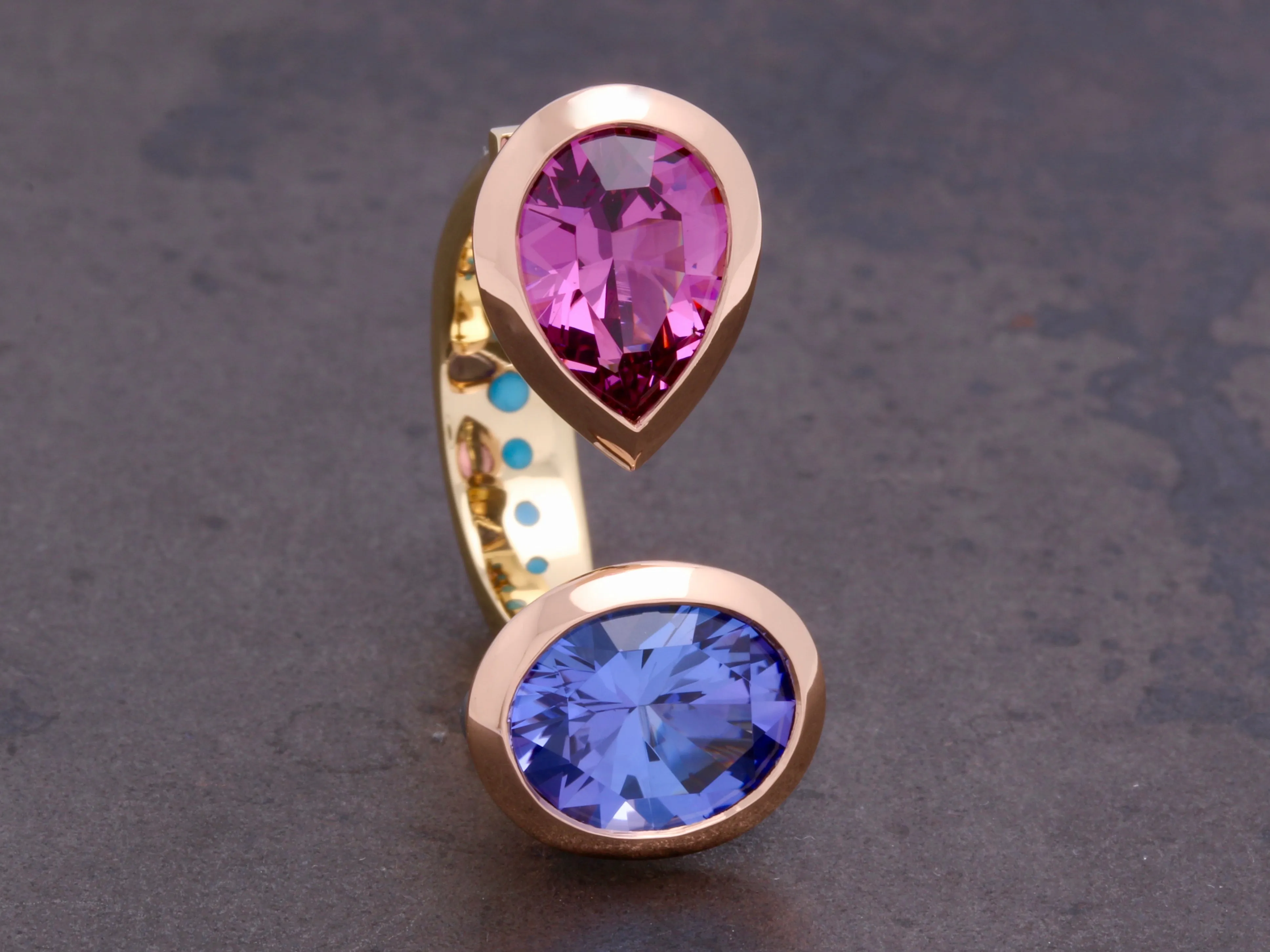 Viatheia Ring