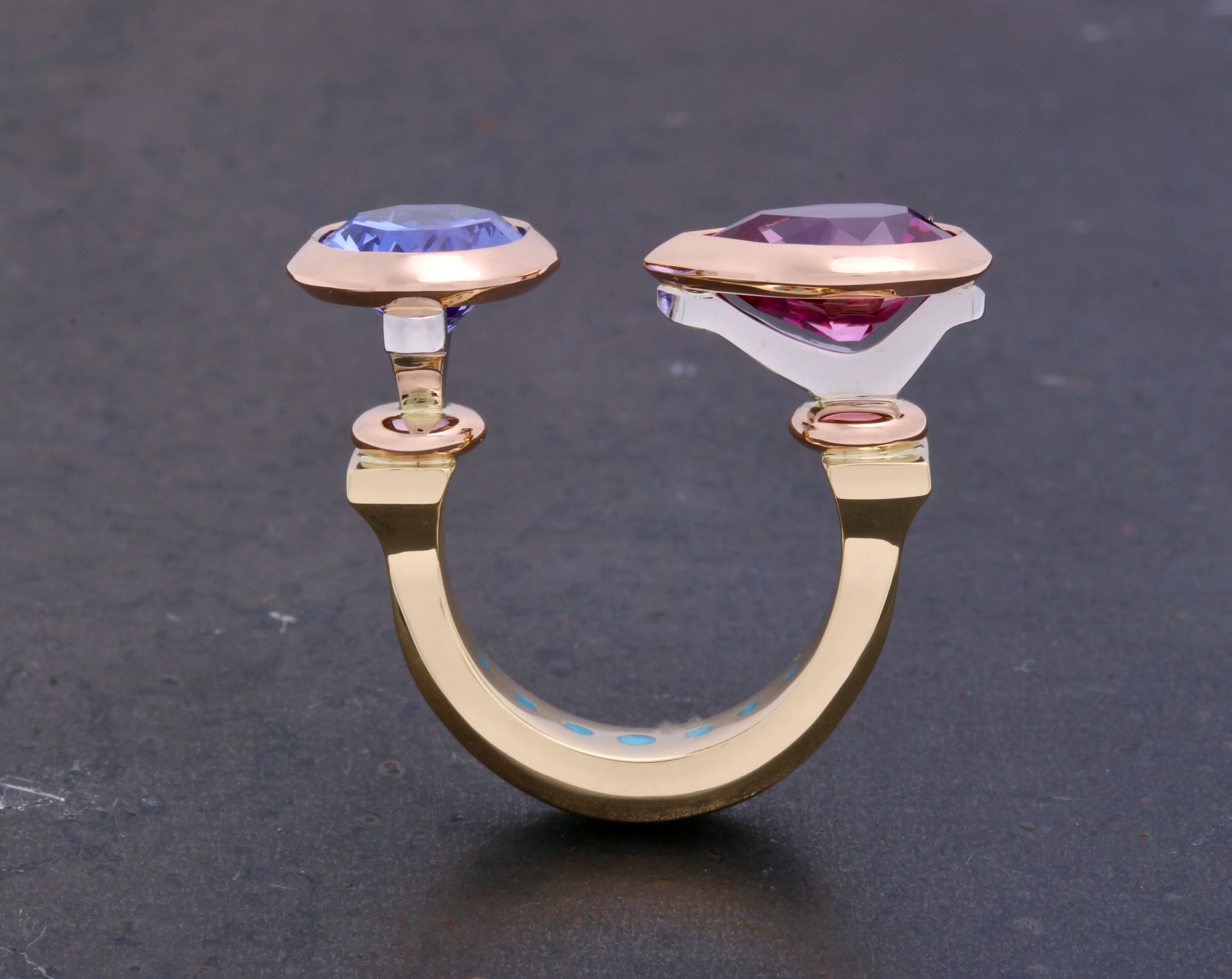 Viatheia Ring
