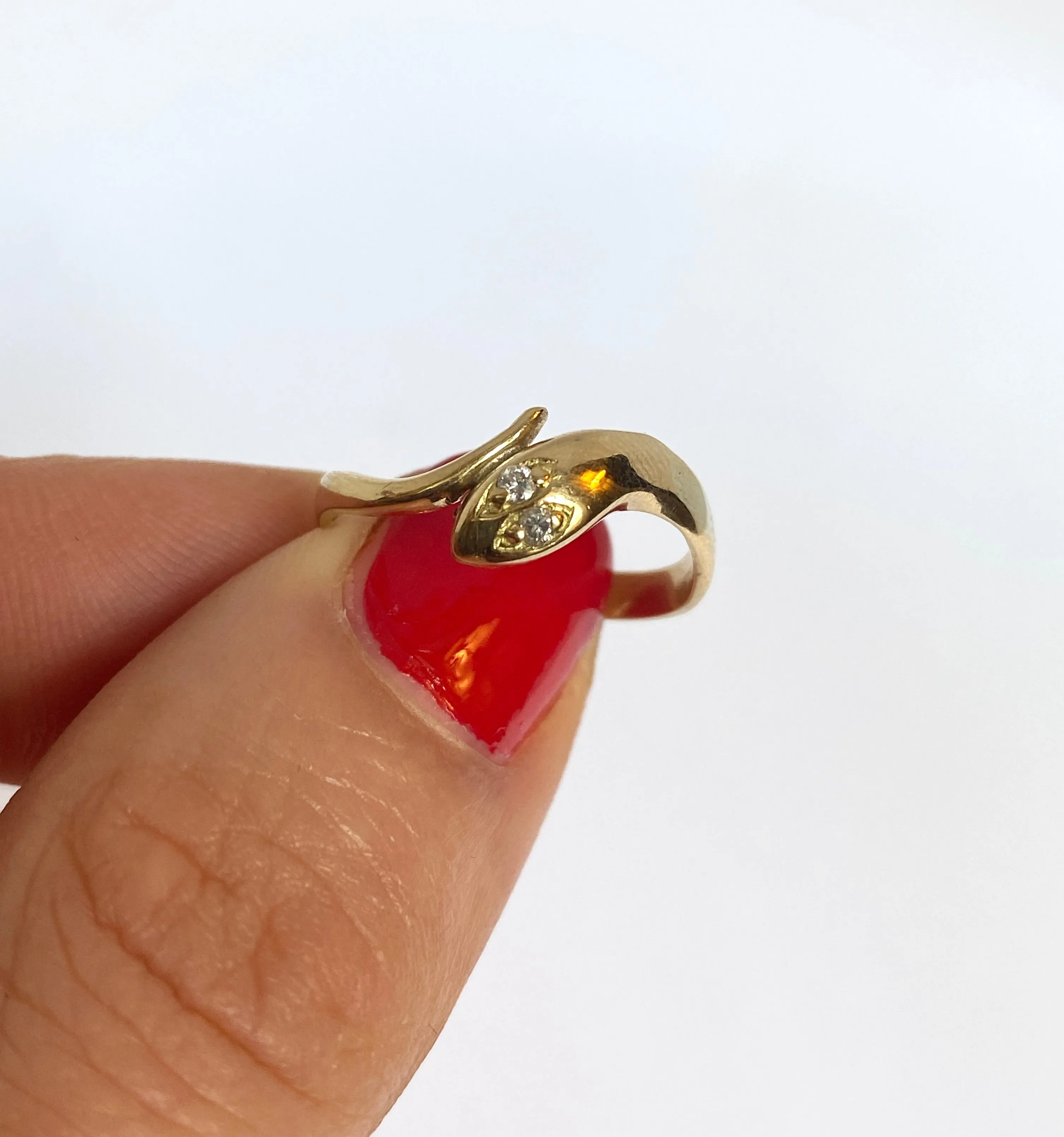 Vintage, 18ct Gold Snake Ring with diamond eyes