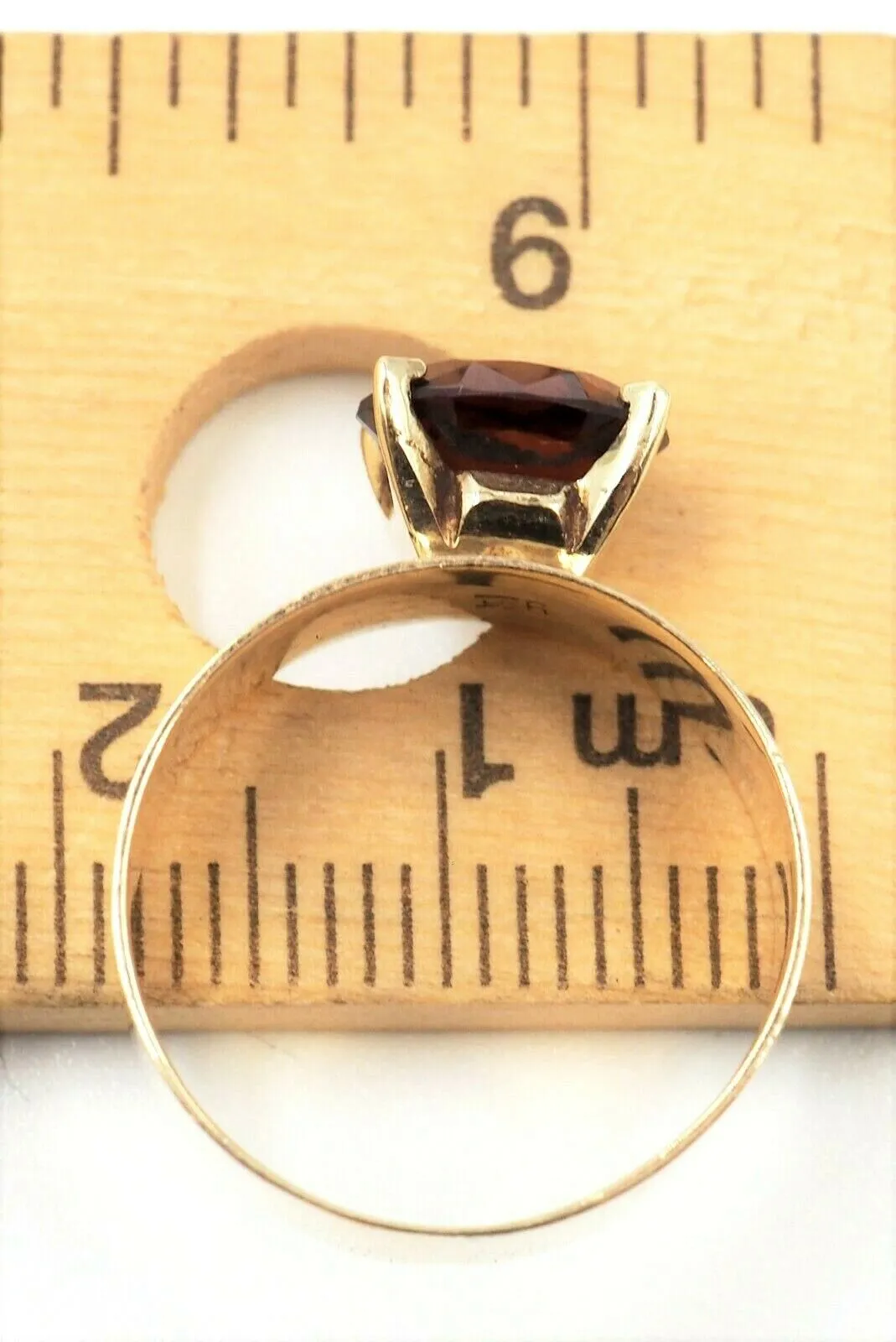 Vintage 9ct Yellow Gold Garnet Ring