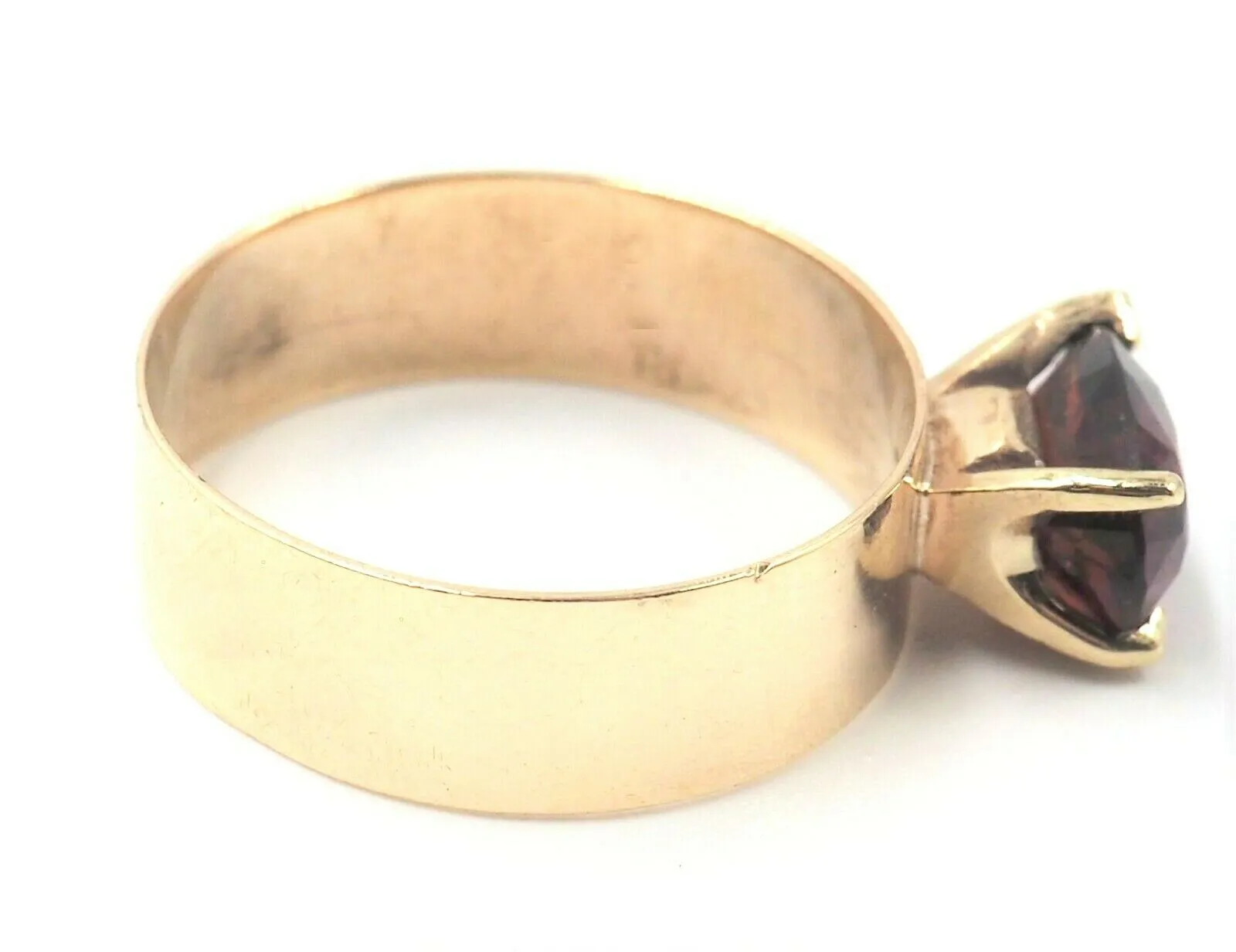 Vintage 9ct Yellow Gold Garnet Ring