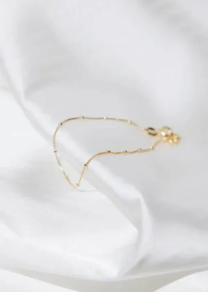 Waterproof Modern Dotted Bracelet In Gold
